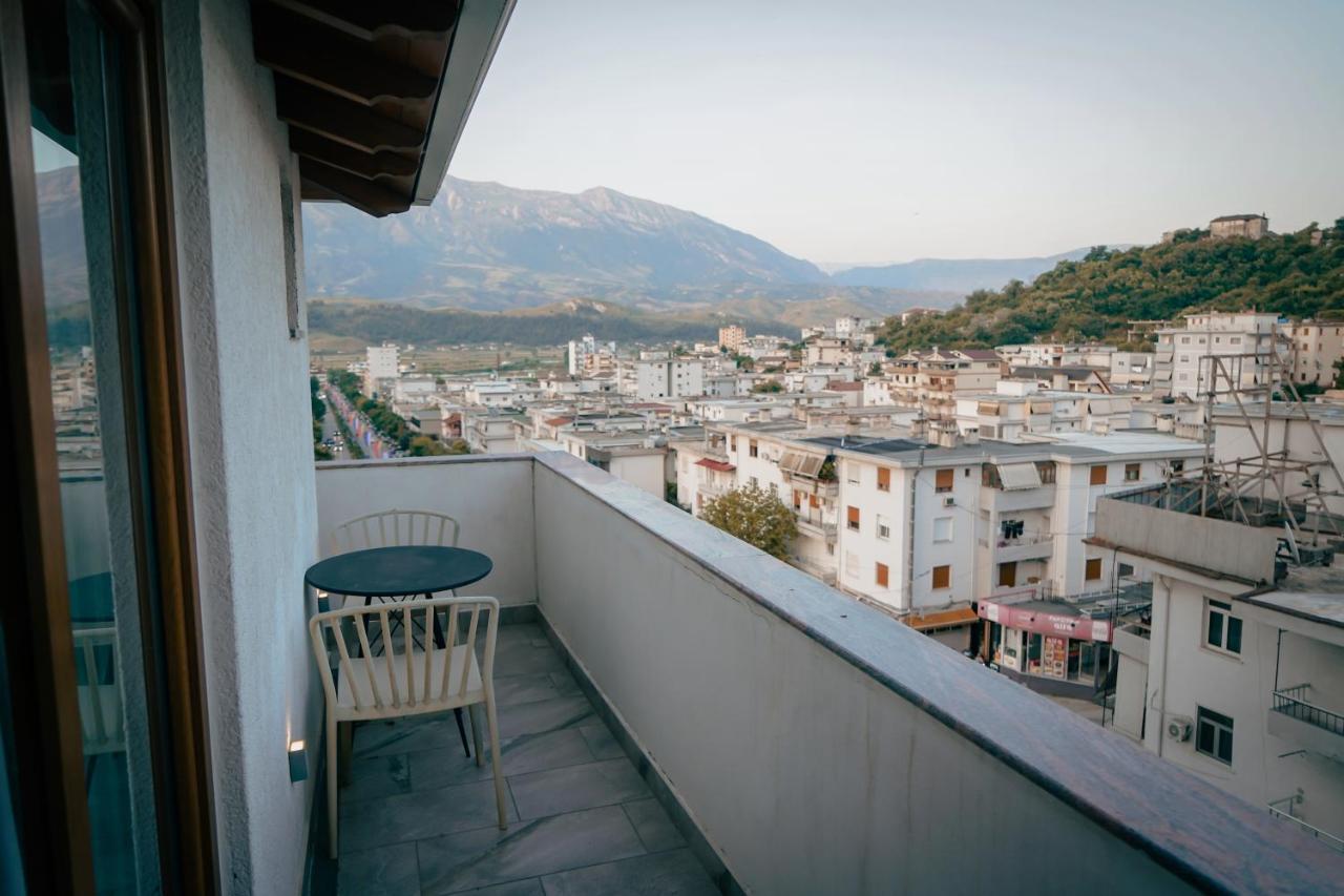 Center Hotel Gjirokastër Buitenkant foto