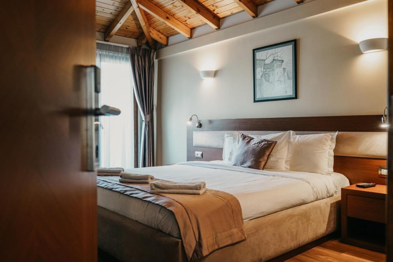 Center Hotel Gjirokastër Buitenkant foto