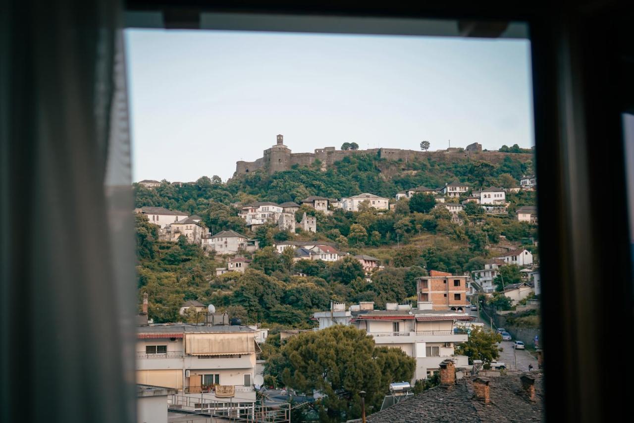 Center Hotel Gjirokastër Buitenkant foto