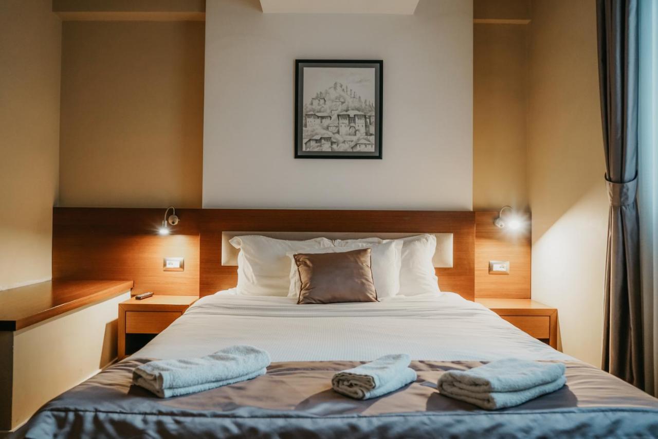 Center Hotel Gjirokastër Buitenkant foto